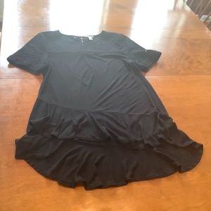Black short sleeve shirt